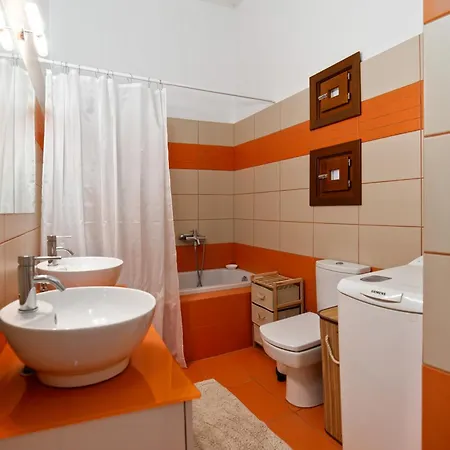 Dream House * Στενιές